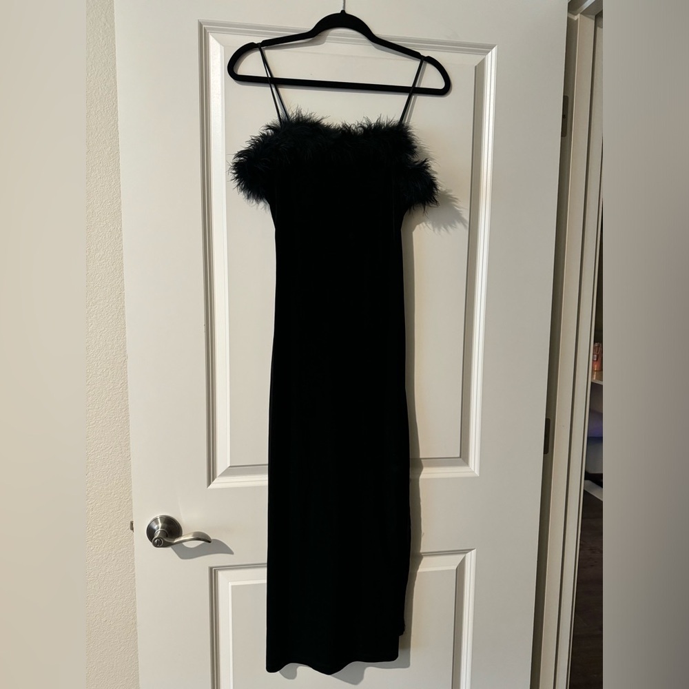 Vintage Finesse Y2K Velvet Feather Fitted Dress Black Tank Size Small/Med? EUC